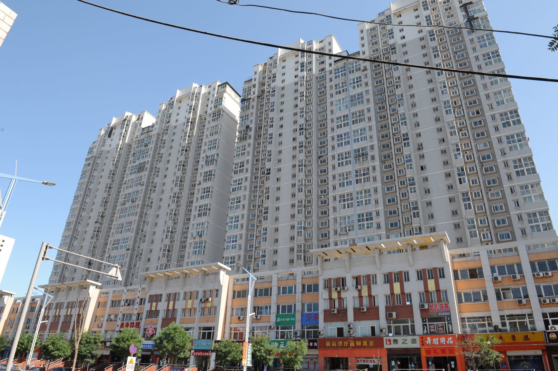 新中建高层住宅楼